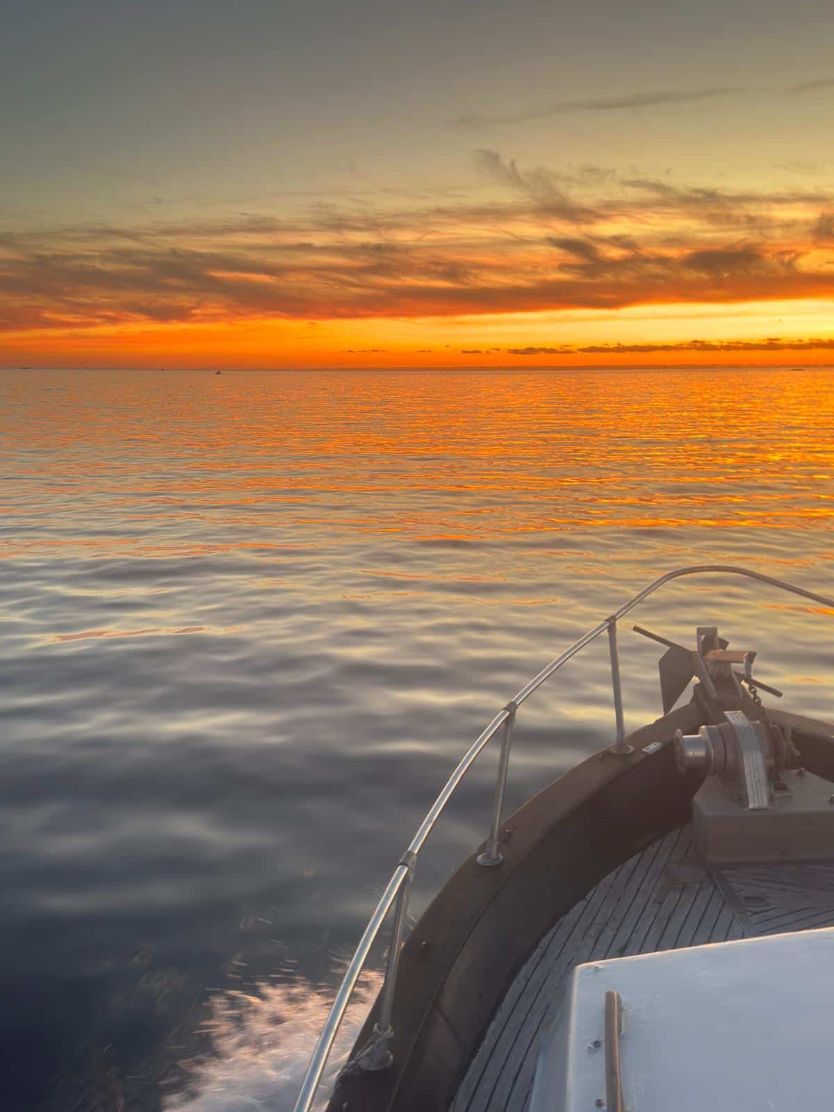 sunset boat tour in Forio d'ischia with guest of ring hostel