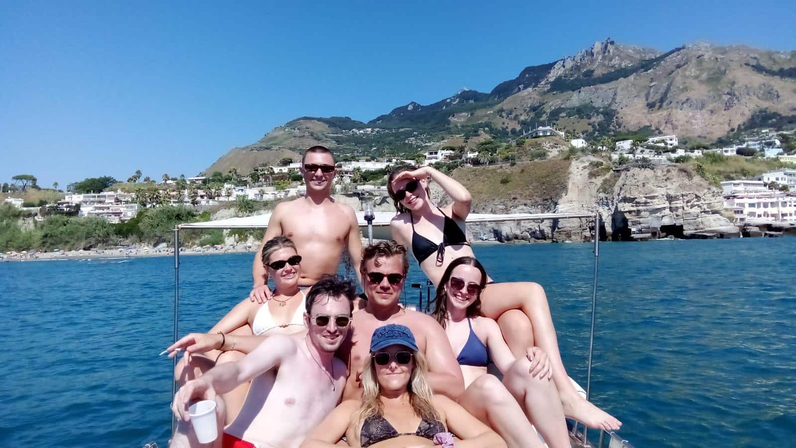 experiences boat tour around the island with ring hostel guest