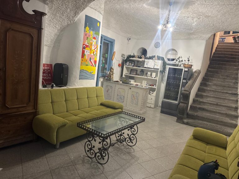 reception at ring hostel in Forio
